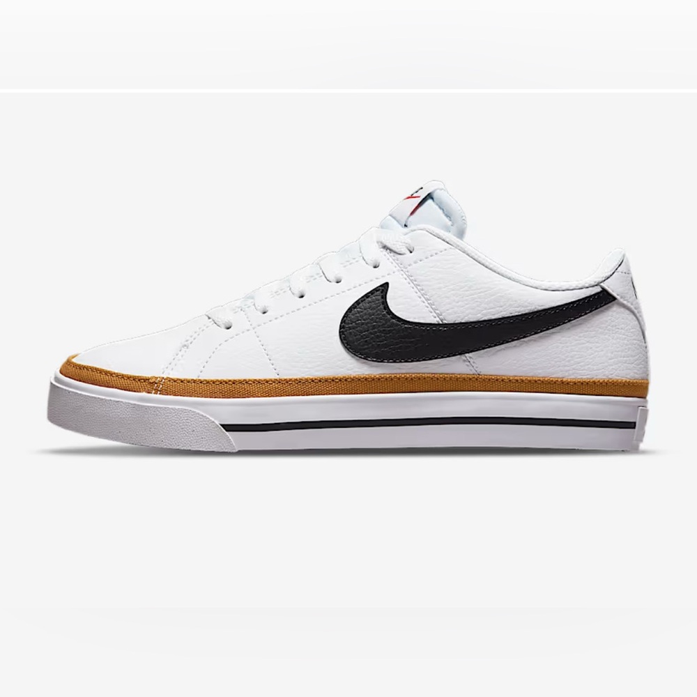 Nike Court Legacy women 8.5. EUC